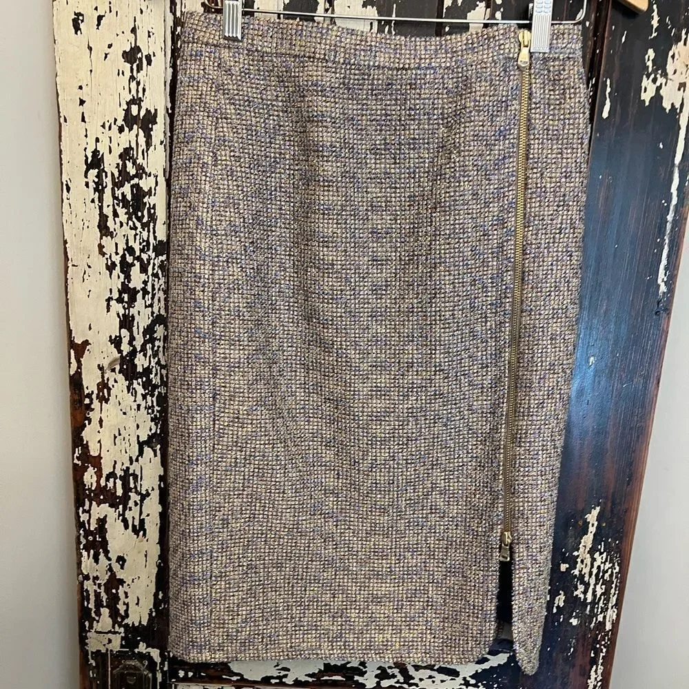 Gorgeous NWOT J. Crew Metallic tweed zipper pencil skirt. Size 4.